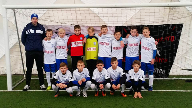 beniaminek_2005_nadrzecze