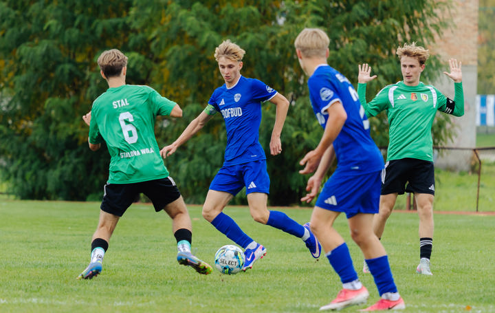 R6A 8742
