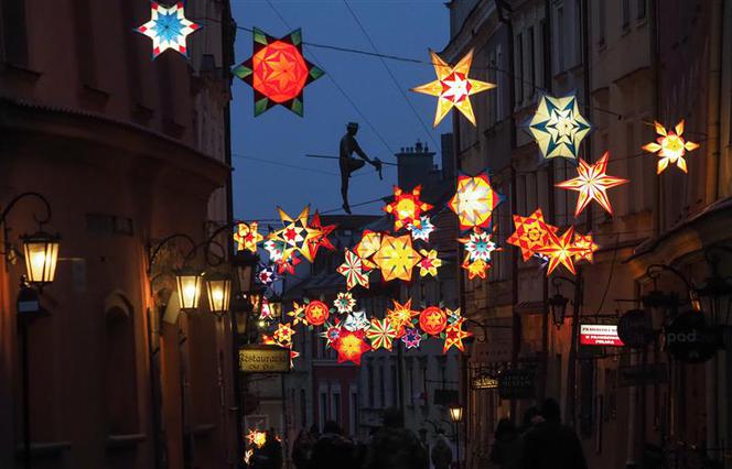 gf-BTPa-zZAm-BZEG_swiateczne-iluminacje-pojawia-sie-w-lublinie-664x442-nocrop