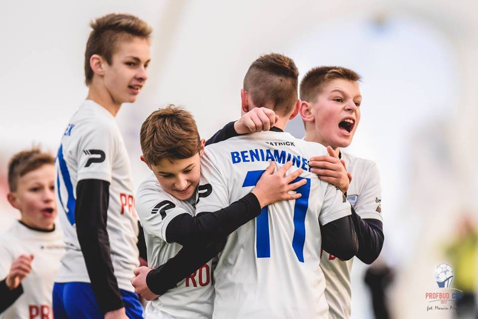 24131358_565374950473119_4583161665733399040_n