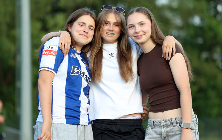 C40A3827