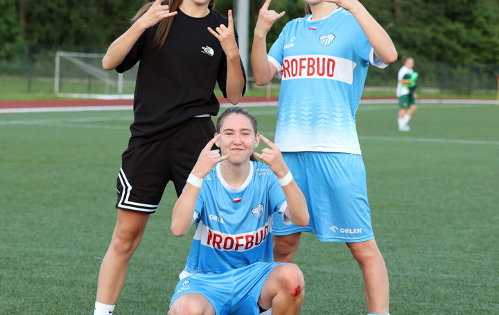 C40A4302